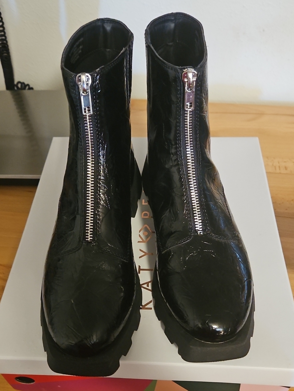 Katy Perry Daarlingg Combat Boot Black 8.5M